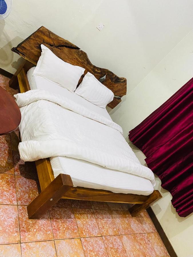 Afro Smile Hotel & Guest House - ג'ינג'ה מראה חיצוני תמונה