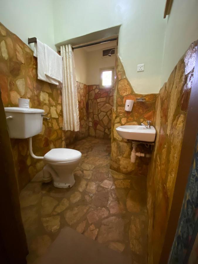 Afro Smile Hotel & Guest House - ג'ינג'ה מראה חיצוני תמונה