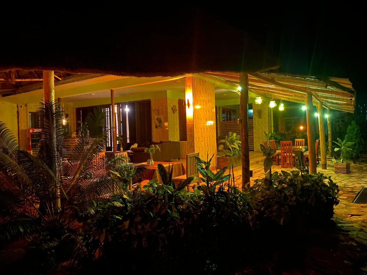 Afro Smile Hotel & Guest House - ג'ינג'ה מראה חיצוני תמונה