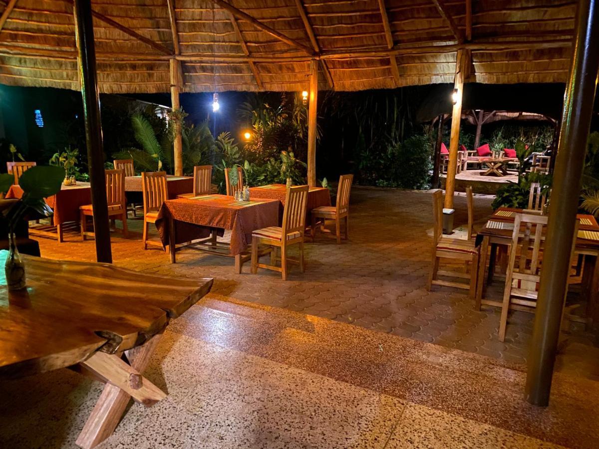 Afro Smile Hotel & Guest House - ג'ינג'ה מראה חיצוני תמונה