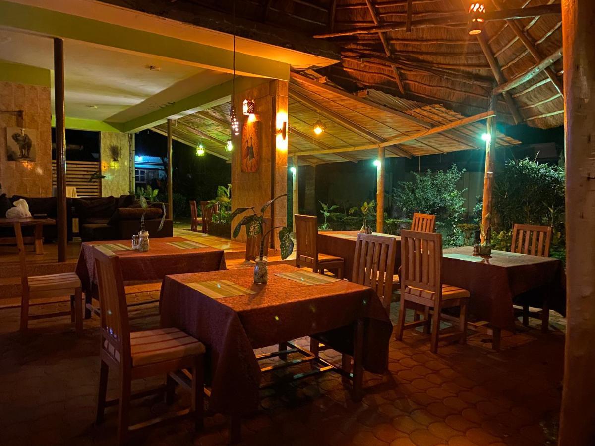 Afro Smile Hotel & Guest House - ג'ינג'ה מראה חיצוני תמונה